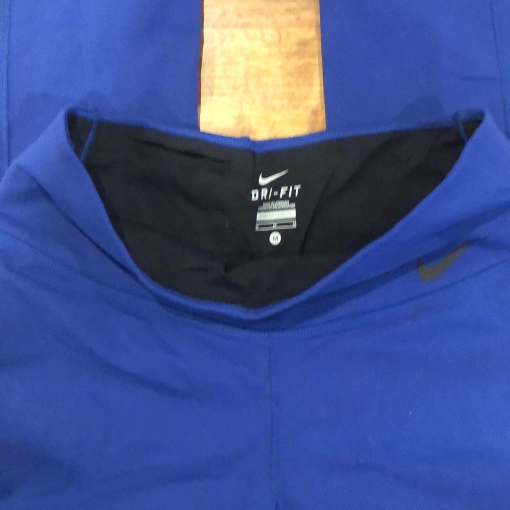 Nike Dry Fit medium blue unique color! 💙